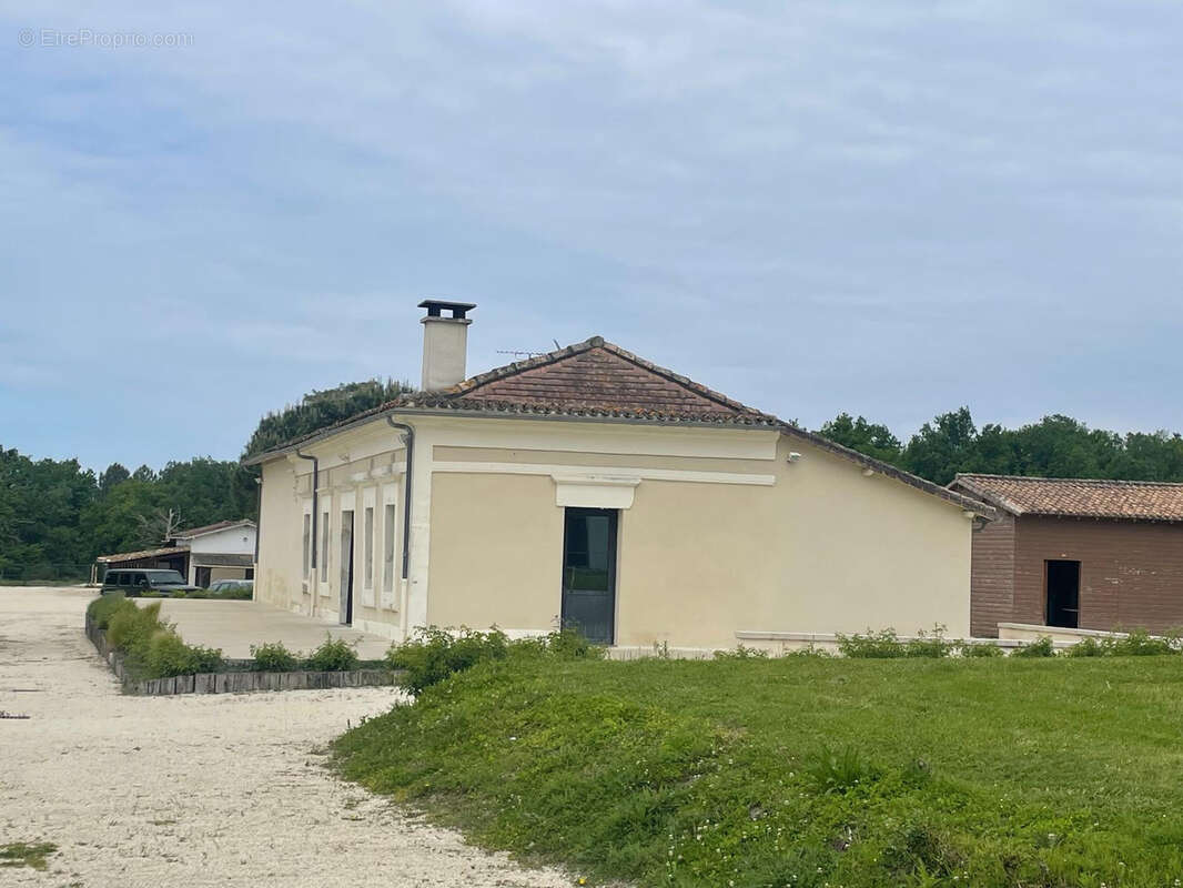 Maison à MONTPON-MENESTEROL