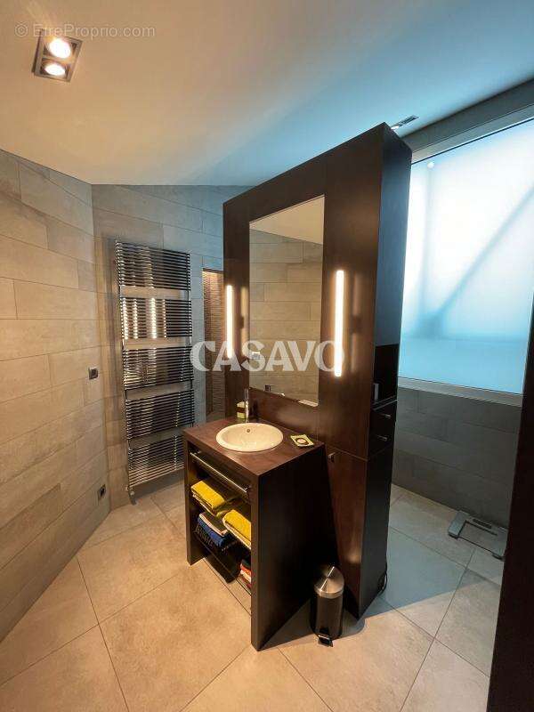 Appartement à LYON-8E