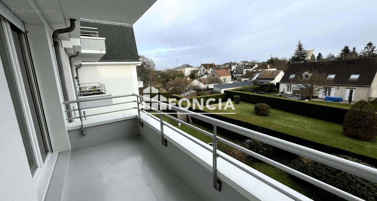 Appartement à SAINT-JEAN-DE-LA-RUELLE