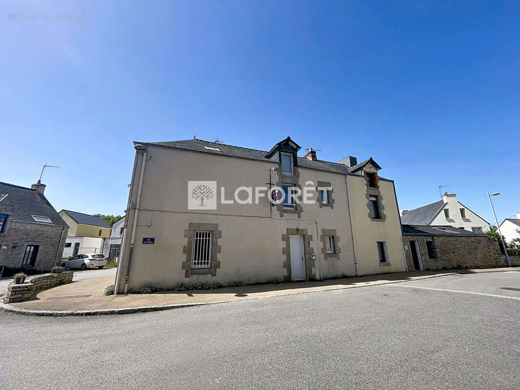 Commerce à SAINT-JEAN-LA-POTERIE