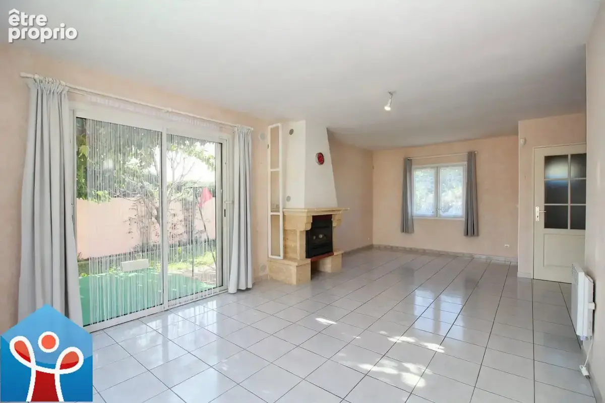 Villa de plain-pied avec piscine et garage à SAUVIAN - photo 5