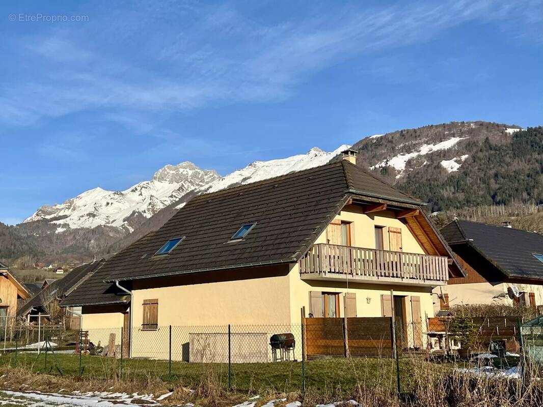 Maison à ECOLE