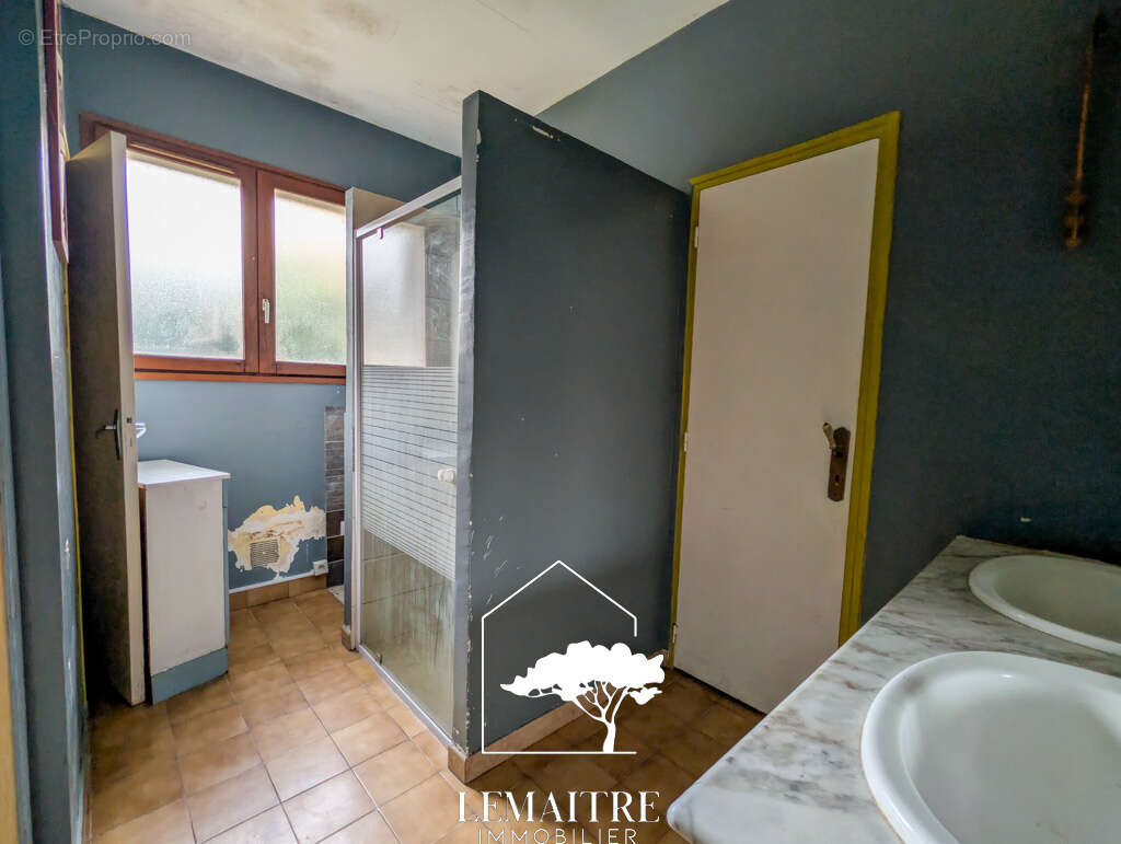 Maison à LES MATHES