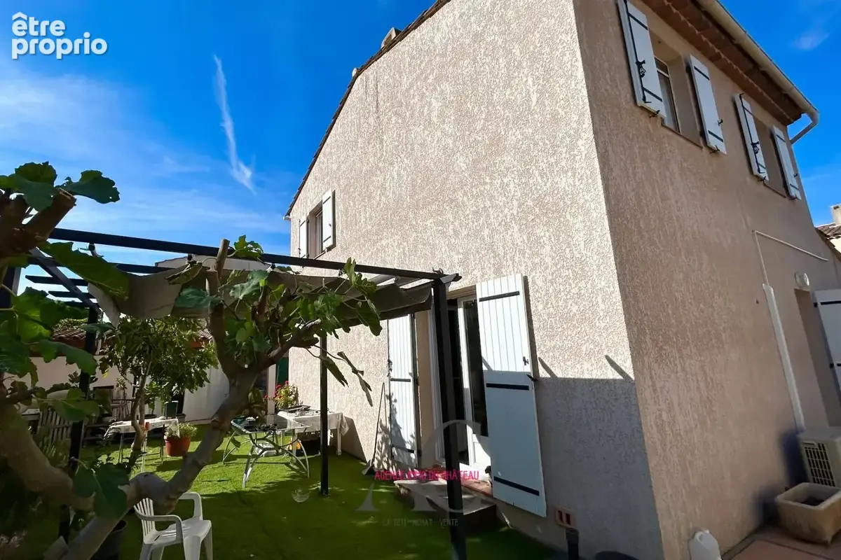 Photo Maison à Gareoult au prix de 314 000€