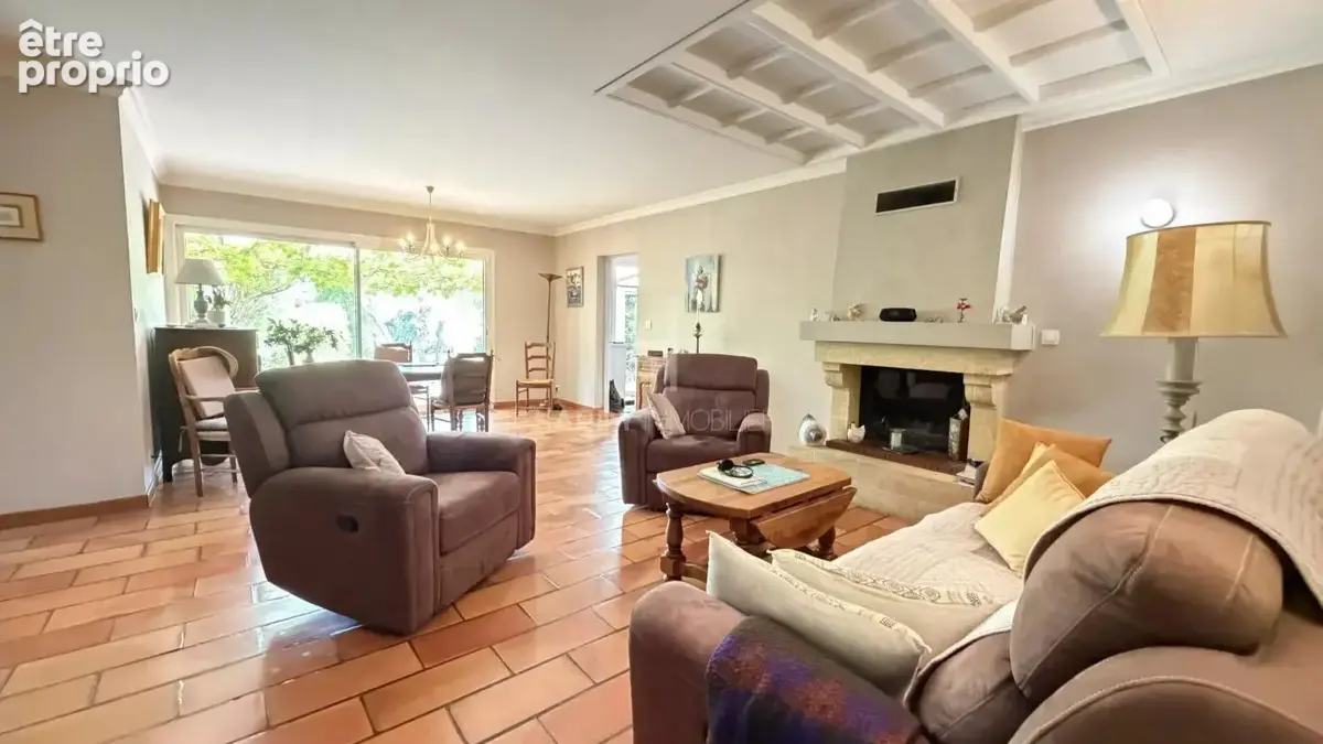 EXCLUSIVITE : Mouriès, proche village et commerces , maison de plain pied - photo 10