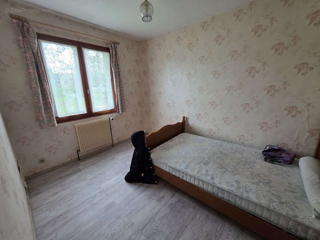 Maison à YZEURES-SUR-CREUSE