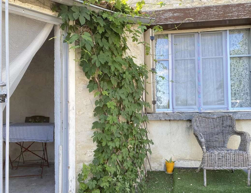 Maison à VARAIGNES