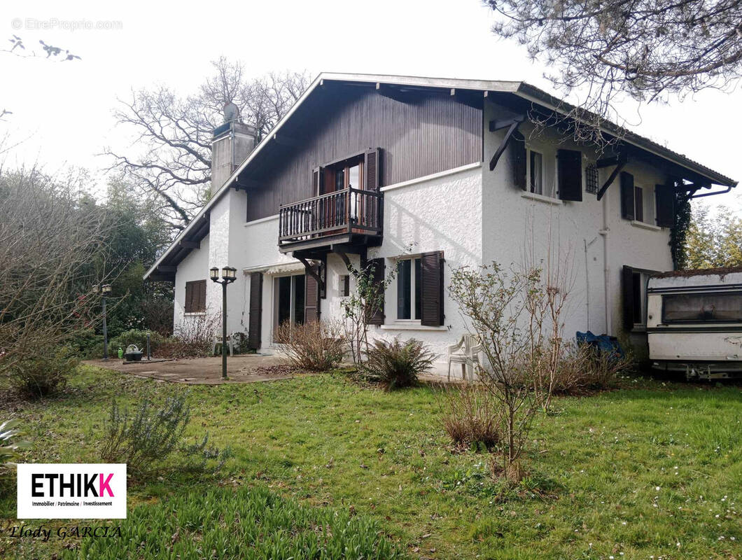 Maison à CASTAIGNOS-SOUSLENS