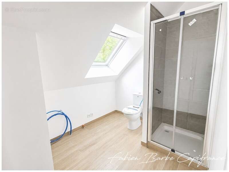 Grande longère 170 m² avec une partie rénovée (56800) - photo 3
