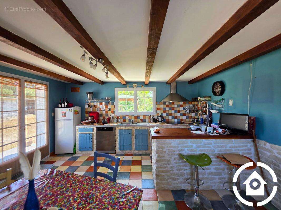 Maison à GENSAC-LA-PALLUE