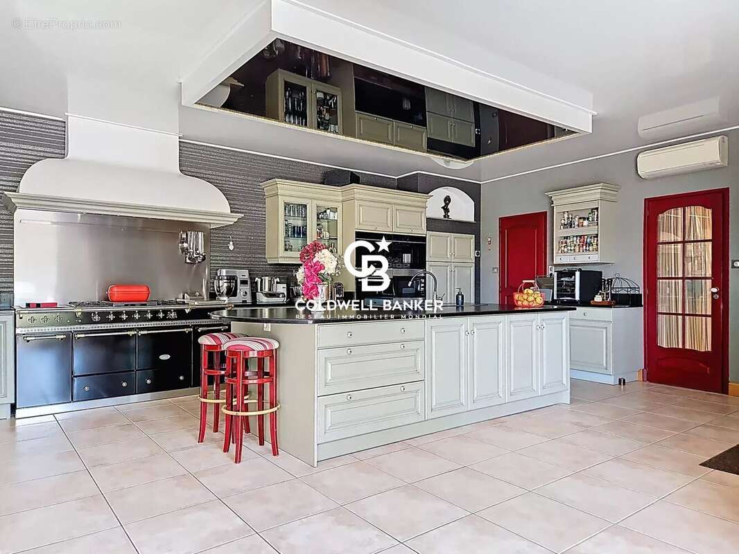 Maison à SAINT-JEAN-D&#039;ANGELY