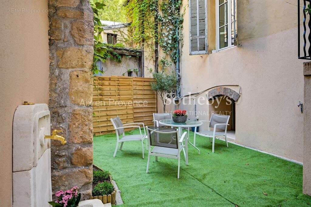 Duplex 175 m² en rez-de-chaussée avec jardin privatif – Quartier Mazarin, Aix-en-Provence - photo 6