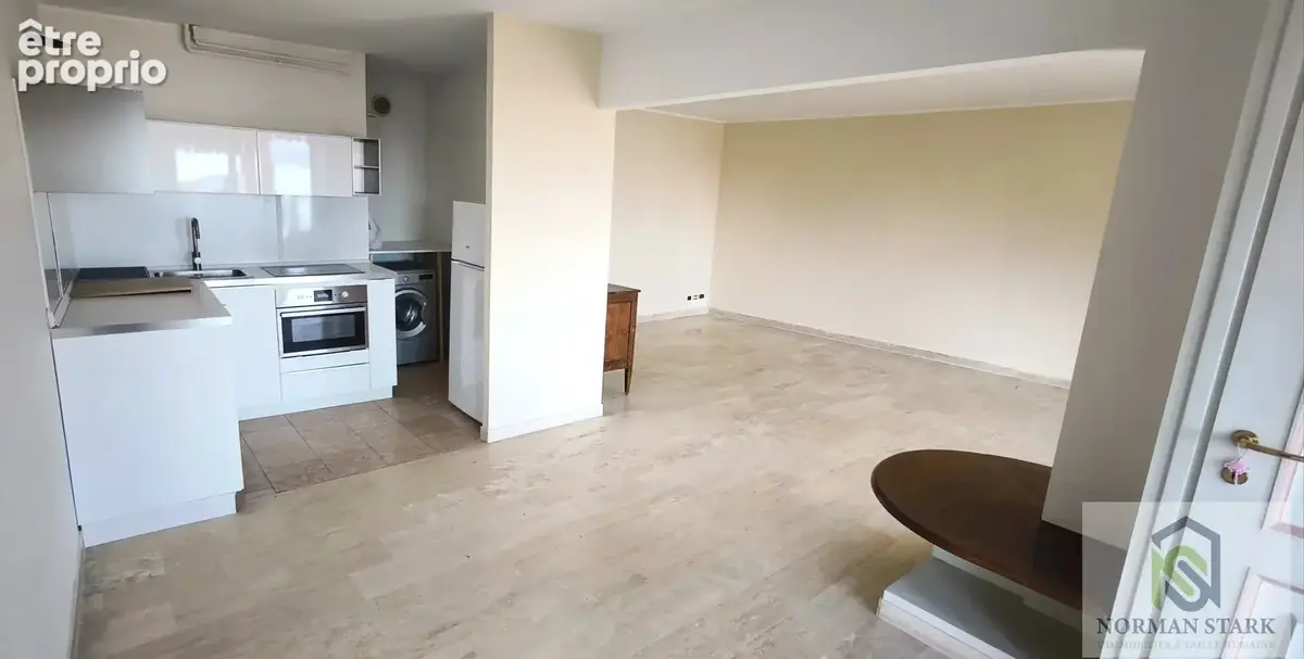 Roquebrune-Cap-Martin – Vaste 3 pièces de 92 m² avec terrasse, vue mer panoramique, résidence de standing avec piscine, à rénove - photo 3