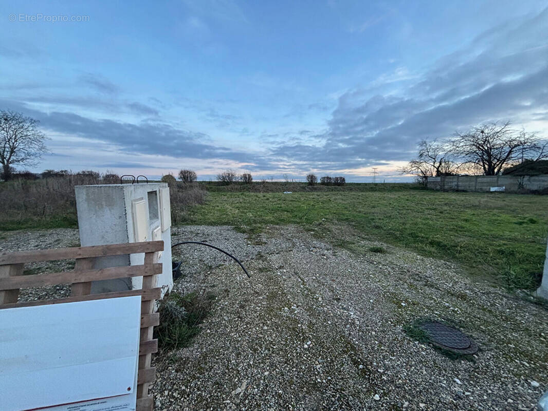 Terrain à NEUILLY-EN-THELLE