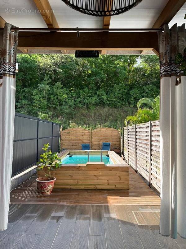 Maison à LES TROIS-ILETS