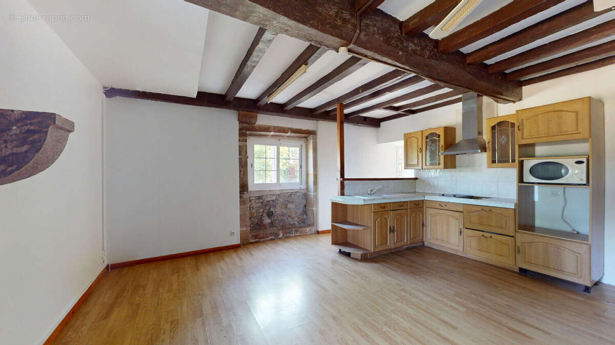 Maison à URT