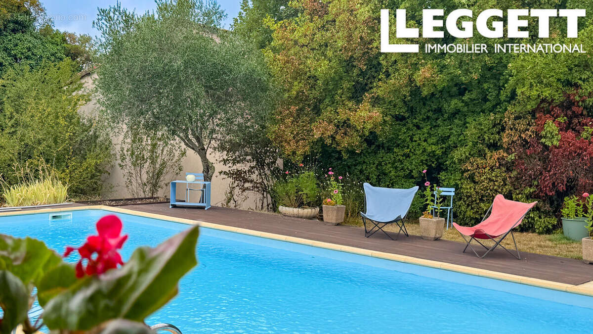 Maison d'architecte avec piscine, 4 chambres, 3 sdb, vue dégagée, au calme, à 10 minutes de Cahors - photo 3
