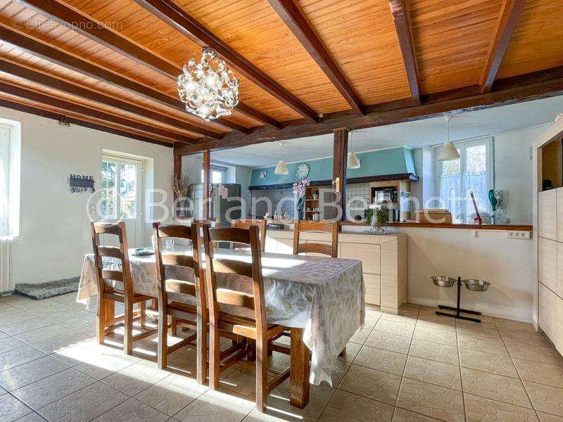 Maison à CHEF-BOUTONNE