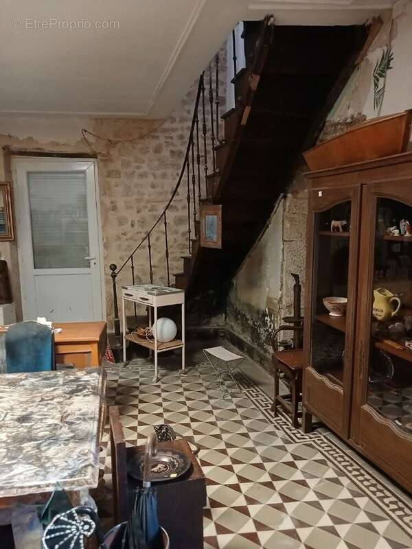 Maison avec grandes dépendances pour habitation et/ou projets divers - photo 3