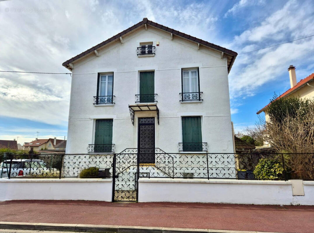 Maison à TREMBLAY-EN-FRANCE