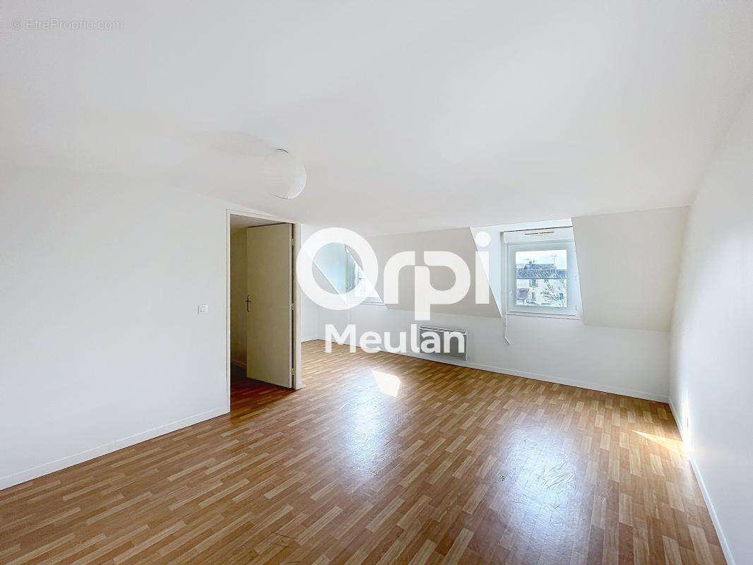Appartement à LES MUREAUX