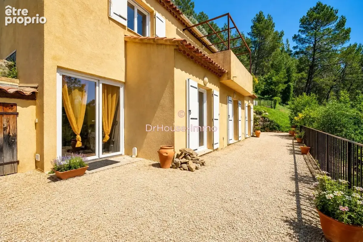 Maison 160 m² à Belgentier  - photo 47