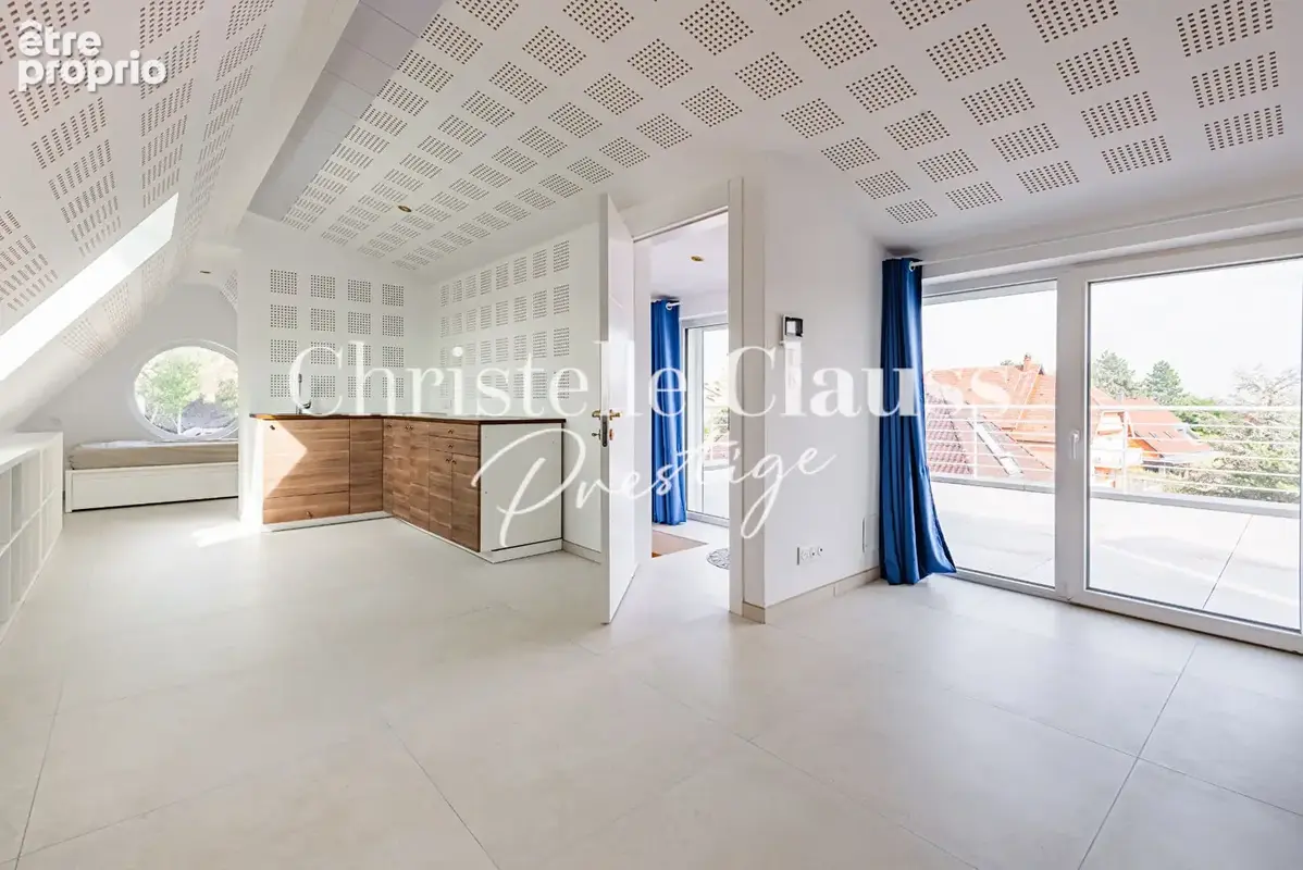 Maison de 374m2 + 215m2 d'annexes, avec piscine et 4 terrasses - photo 11