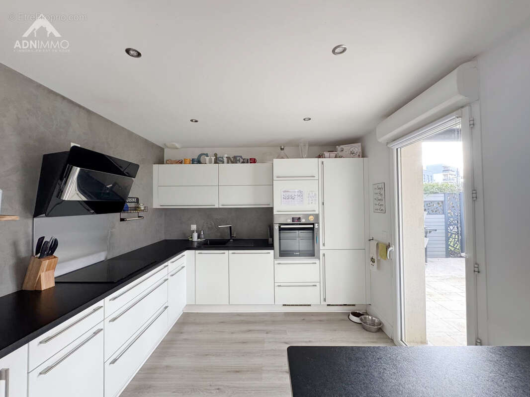 Maison à SAINT-GENIS-POUILLY