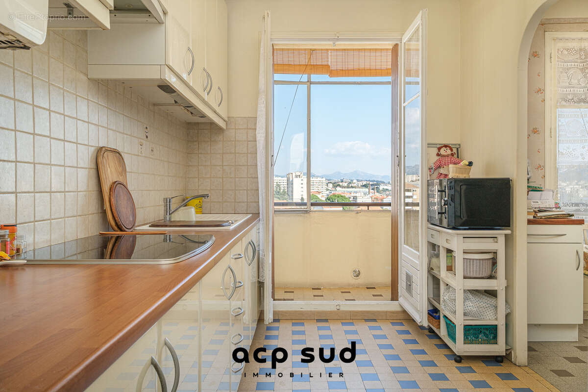 Appartement à MARSEILLE-5E
