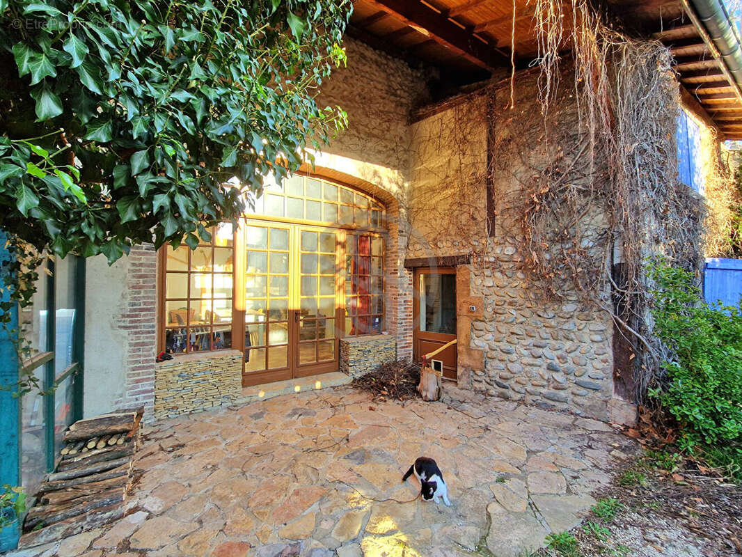 Maison à SAINT-SIMEON-DE-BRESSIEUX