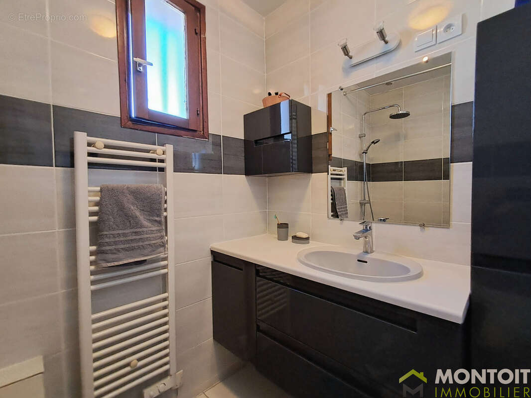 Maison 7 pieces - 160m2 - 5 chambres - garage double - jardin - proche toutes commodites - photo 14