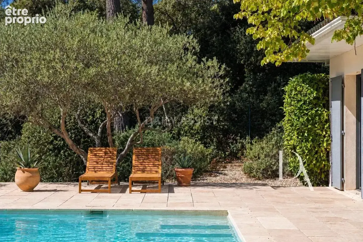 Villa contemporaine avec piscine à Saint-Marc-Jaumegarde – 214 m² au cœur d’un parc de 4 000 m² - photo 3