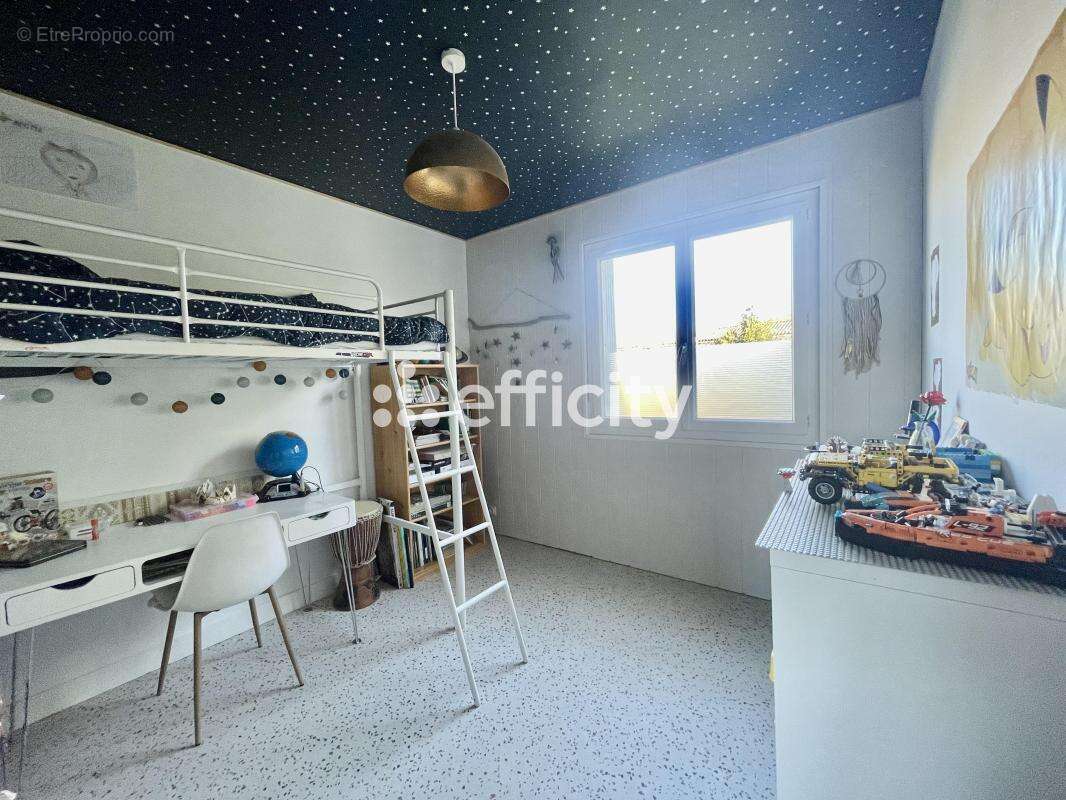 Maison 111 m² à Marennes  - photo 8