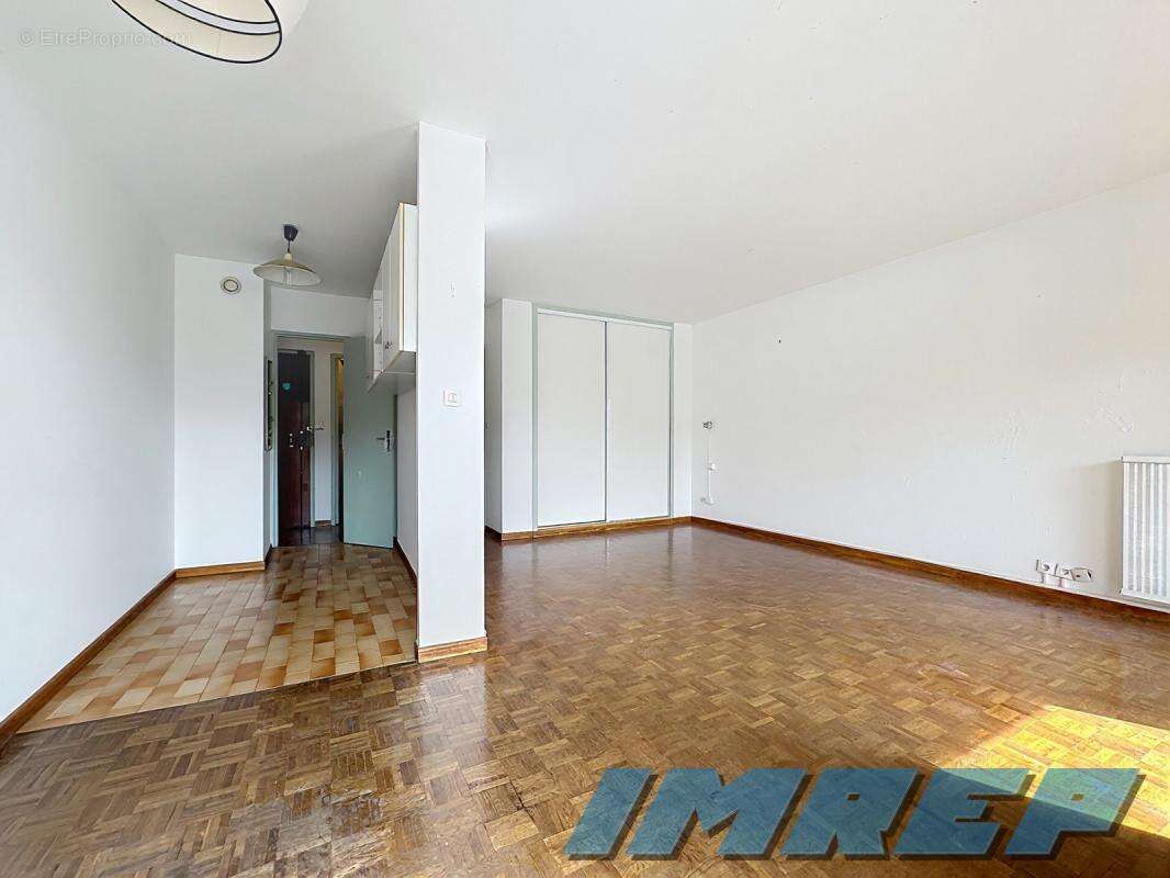 Appartement à MARSEILLE-6E