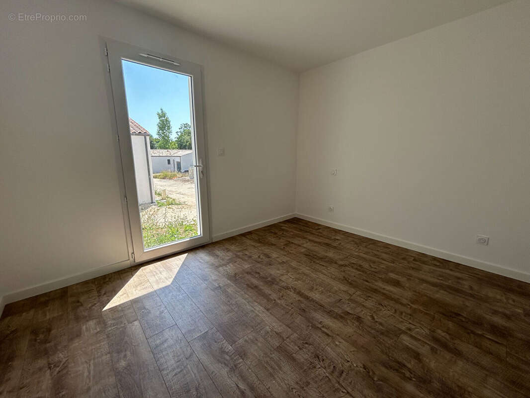 Maison à VAUX-SUR-MER