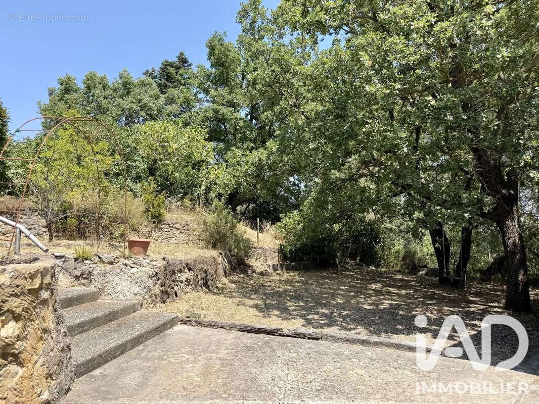 Maison 126 m² à Greasque  - photo 8
