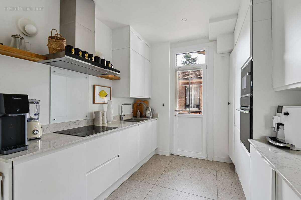 Appartement à NEUILLY-SUR-SEINE