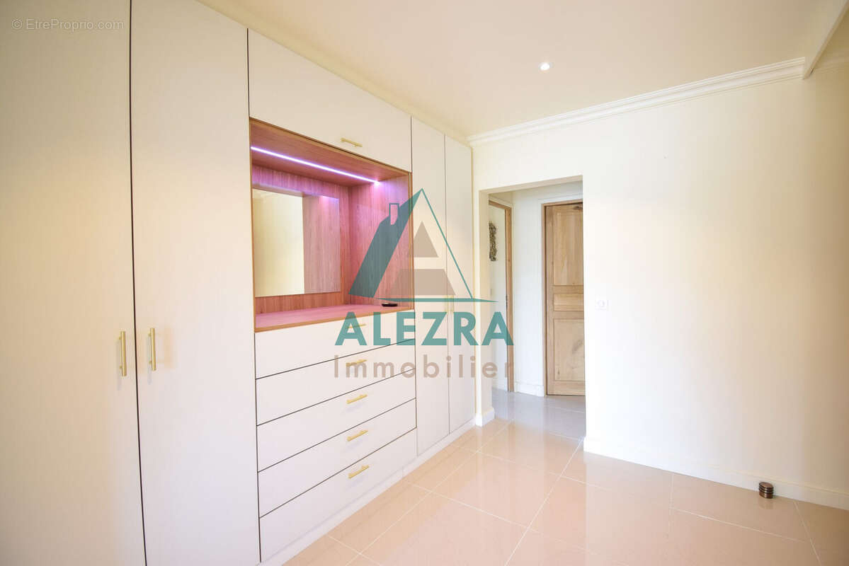 Appartement à LA CELLE-SAINT-CLOUD