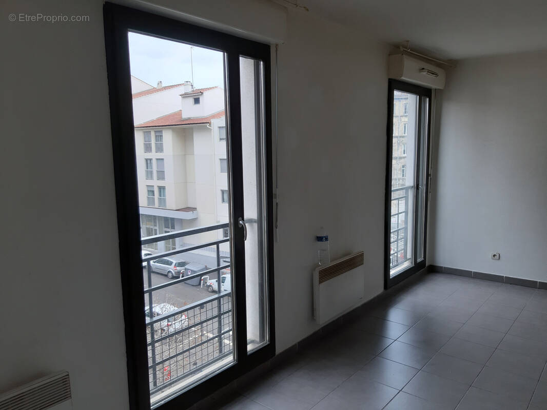 Appartement à MARSEILLE-2E