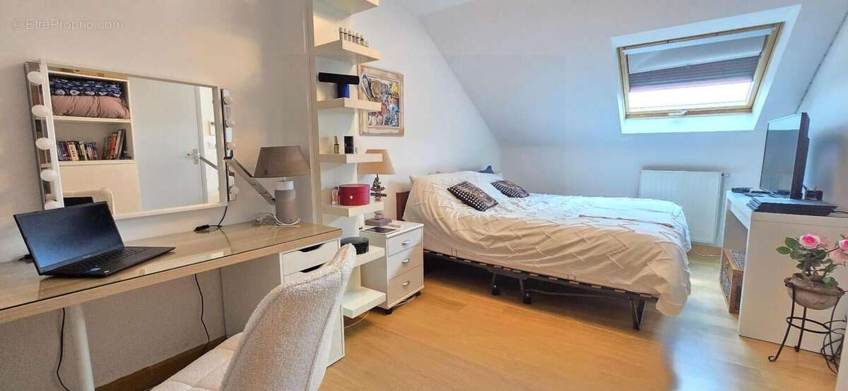 Chartres – pavillon familial 7 pièces – 4 chambres – grand séjour – jardin et garage - photo 12