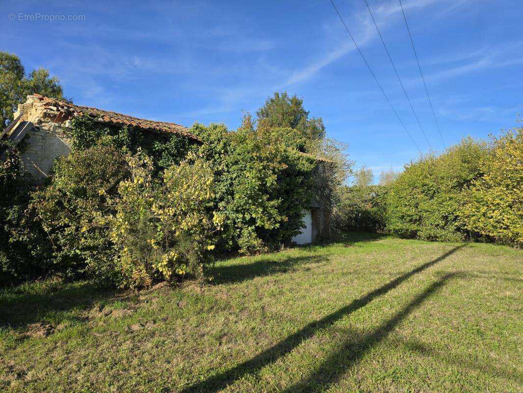 Maison à MAUZE-SUR-LE-MIGNON