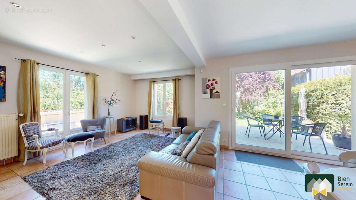 Deuxième pièce de vie  - Maison à LEVES