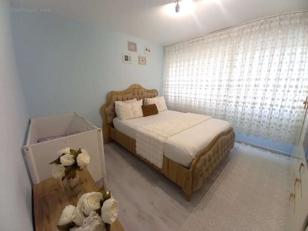 Appartement à CLICHY-SOUS-BOIS