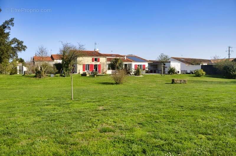 Maison à LE GUE-D'ALLERE