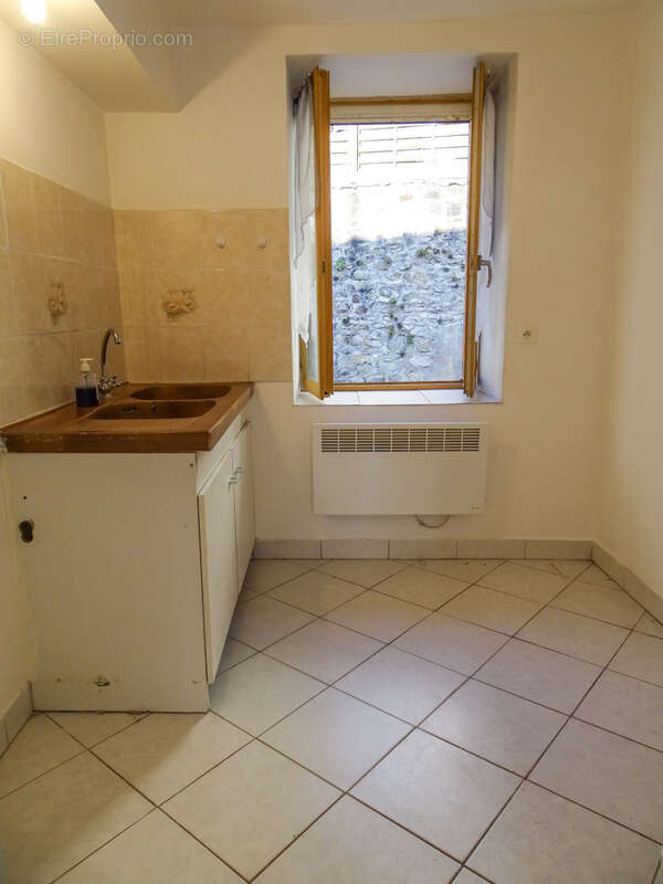 Maison à DUN-LE-POELIER