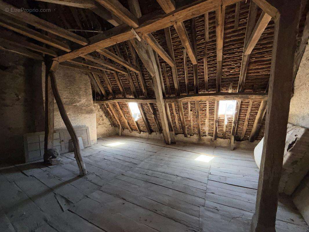 Appartement à CERILLY