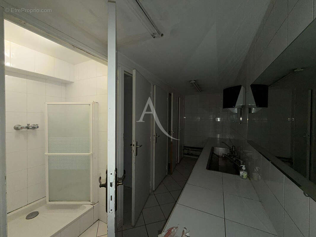 Immeuble maison sur Alfortville de 350 m²  habitable avec une cour de 250m² - photo 7