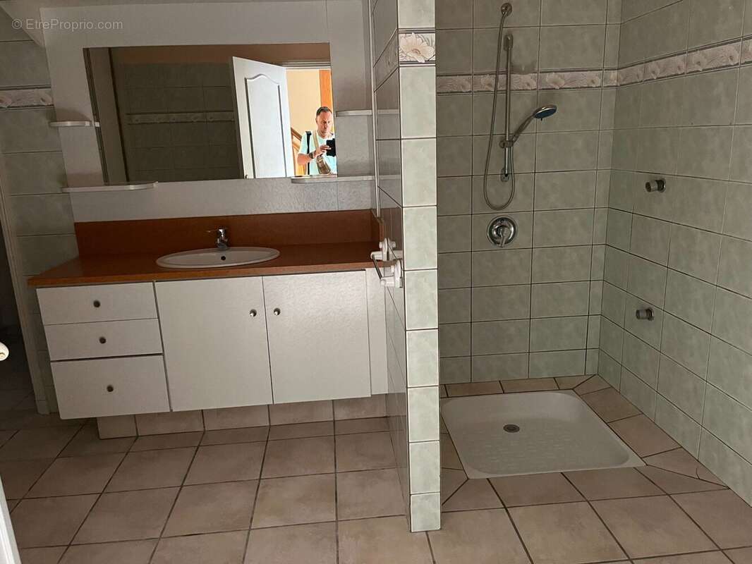 Maison à COURS-LA-VILLE