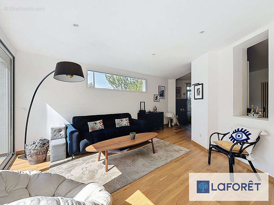 Maison à CHAMPIGNY-SUR-MARNE