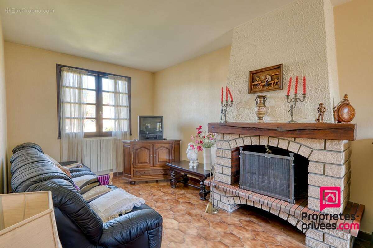 Maison à SAINT-SYMPHORIEN-D'OZON